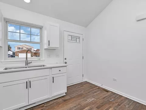 1075 Madison Ave, Braidwood, IL 60408 photo 5