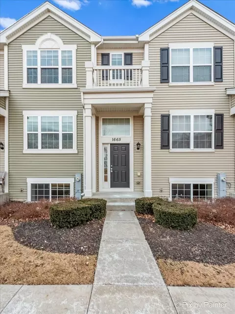 1665 Ruby Dr, Pingree Grove, IL 60140