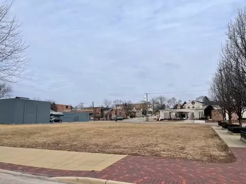 212 Dundee Ave, Elgin, IL 60120 photo 2