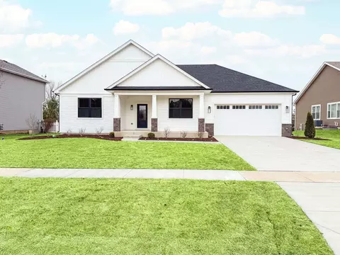 1001 Casey Dr, Minooka, IL 60447