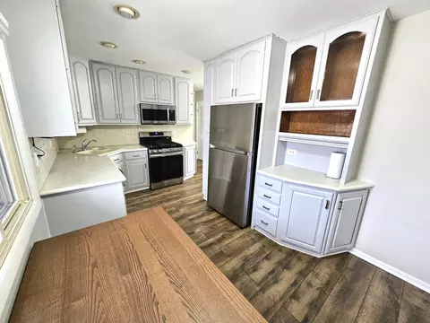 3825 Winston Dr, Hoffman Estates, IL 60192 photo 5