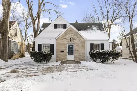 551 Deerfield Rd, Deerfield, IL 60015
