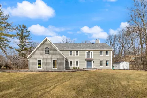 104 Crooked Creek Trl, Barrington, IL 60010