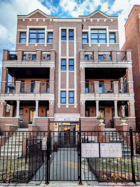 6121 N Winthrop Ave #2N, Chicago, IL 60660