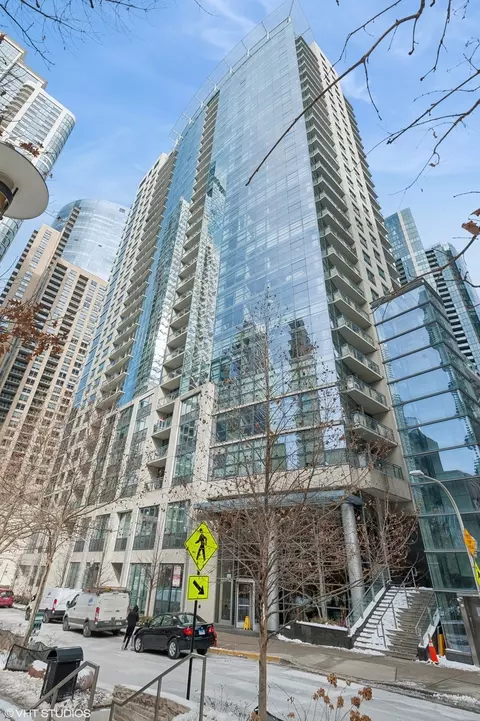 201 N Westshore Dr #1102, Chicago, IL 60601