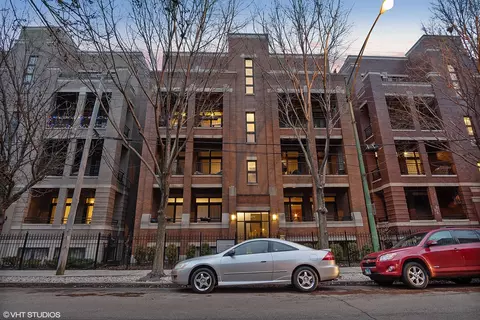 679 N Peoria St #3N, Chicago, IL 60642