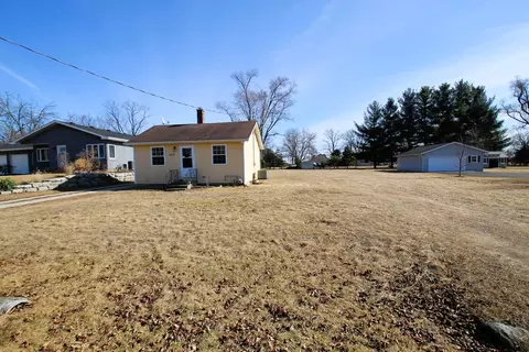 1117 Watts Ave, Rockton, IL 61072