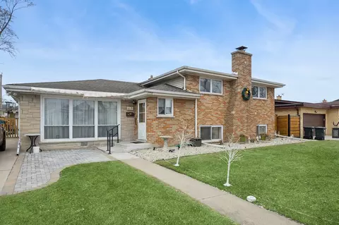 7752 Churchill St, Morton Grove, IL 60053