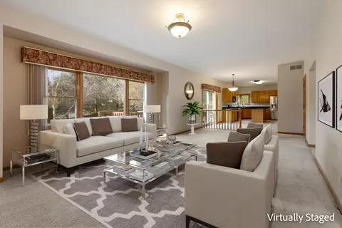 748 Butternut Ln, Elgin, IL 60123 photo 4