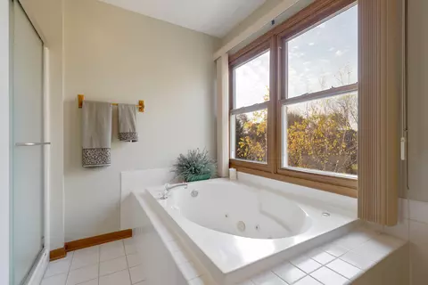 748 Butternut Ln, Elgin, IL 60123 photo 15
