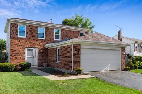 606 Oswego Dr, Carol Stream, IL 60188