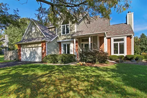 11012 Michigan Dr, Spring Grove, IL 60081