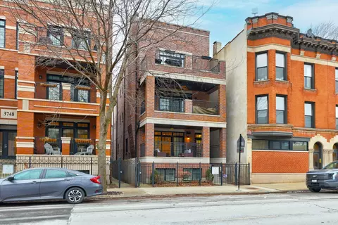 3752 N Damen Ave #1, Chicago, IL 60618