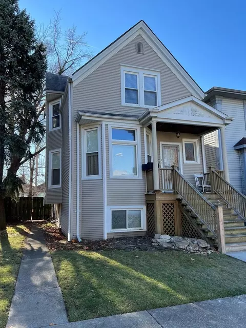 4945 W Berenice Ave, Chicago, IL 60641