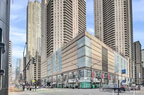 545 N Dearborn St #1806, Chicago, IL 60654