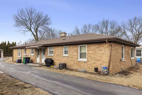 208 S Chase Ave, Lombard, IL 60148