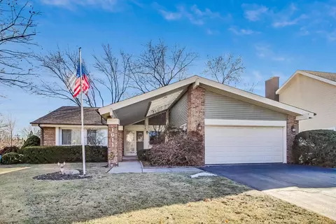 1611 W Shirra Ct, Arlington Heights, IL 60004