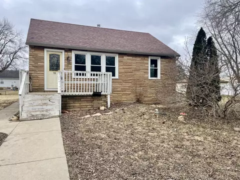 715 E Payson St, Pontiac, IL 61764