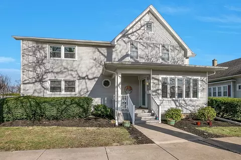 809 Warner Ave, Lemont, IL 60439