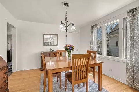 Dining - 809 Warner Ave, Lemont, IL 60439 photo 1 of 2