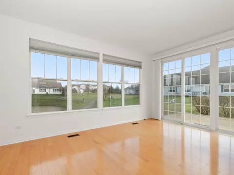 Living - 19933 Burnside Ct, Olympia Fields, IL 60461 photo 2 of 4
