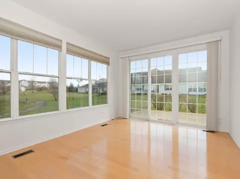Living - 19933 Burnside Ct, Olympia Fields, IL 60461 photo 3 of 4