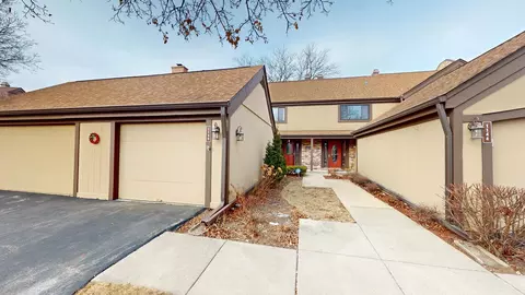 1140 Franklin Ln, Buffalo Grove, IL 60089