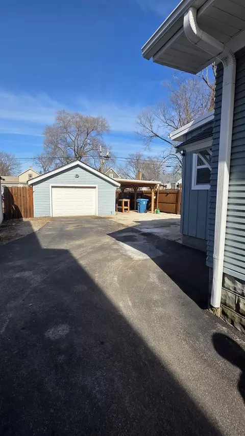 752 North Ave, Aurora, IL 60505 photo 3