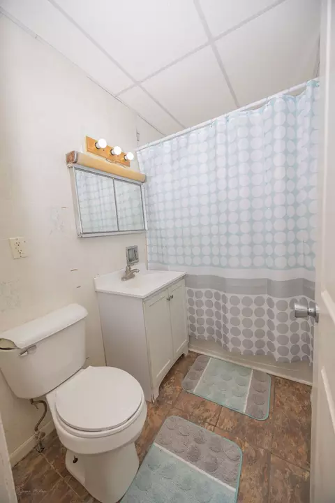 Bath - 203 Bruce Rd, Lockport, IL 60441 photo 1 of 1