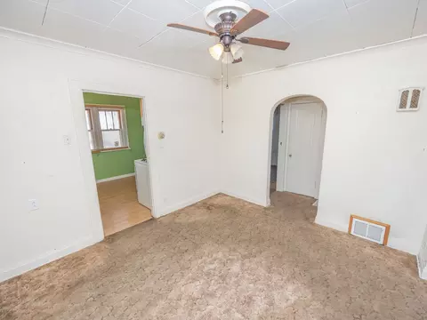Living - 203 Bruce Rd, Lockport, IL 60441 photo 4 of 4
