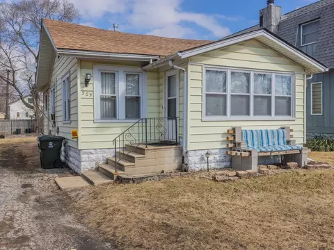 203 Bruce Rd, Lockport, IL 60441