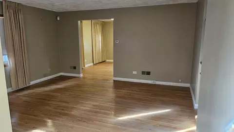 2114 E 73rd St, Chicago, IL 60649 photo 5