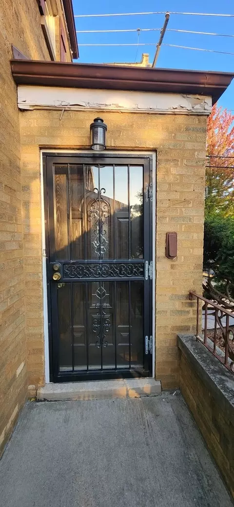 2114 E 73rd St, Chicago, IL 60649 photo 2