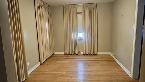 2114 E 73rd St, Chicago, IL 60649 photo 7