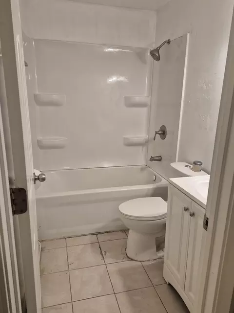 Bath - Undisclosed, Thornton, IL 60476 photo 1 of 1
