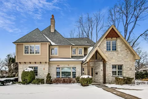 516 S See Gwun Ave, Mount Prospect, IL 60056