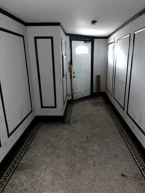 Entry Way - Undisclosed, Chicago, IL 60619 photo 11 of 12