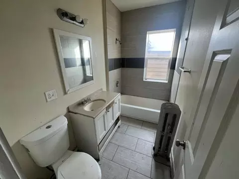 Bath - Undisclosed, Chicago, IL 60619 photo 3 of 3
