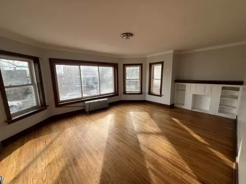 Living - Undisclosed, Chicago, IL 60619 photo 1 of 6