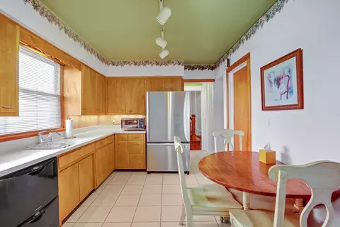 Kitchen - 727 S Chicago Ave, Kankakee, IL 60901 photo 2 of 2