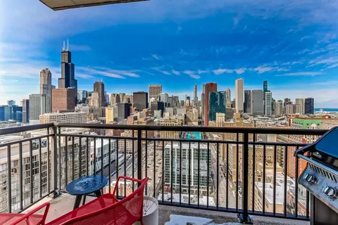 Exterior - 41 E 8th St #3107, Chicago, IL 60605 photo 1 of 7