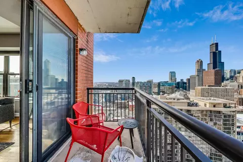 Exterior - 41 E 8th St #3107, Chicago, IL 60605 photo 2 of 7