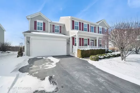 2976 Shamrock Cir, Elgin, IL 60124