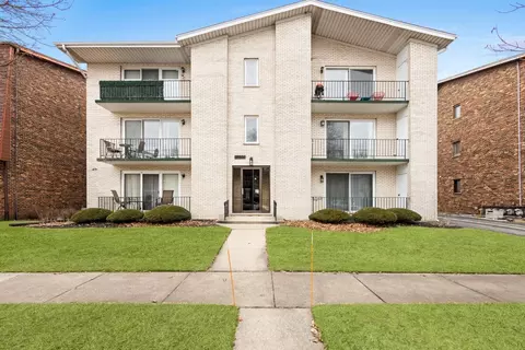 10406 S Komensky Ave #2S, Oak Lawn, IL 60453