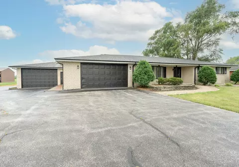 261 W Eagle Lake Rd, Beecher, IL 60401 photo 2
