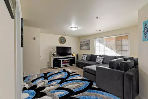 Living - 5237 Mayfair Ln, Matteson, IL 60443 photo 1 of 2