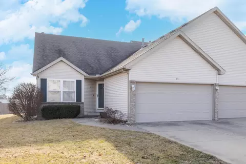 25 Ashling Ct, Bloomington, IL 61704