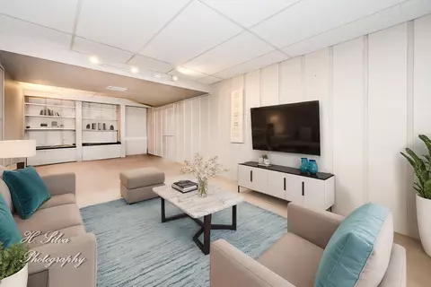 Living - 510 Skyline Dr, Algonquin, IL 60102 photo 2 of 2