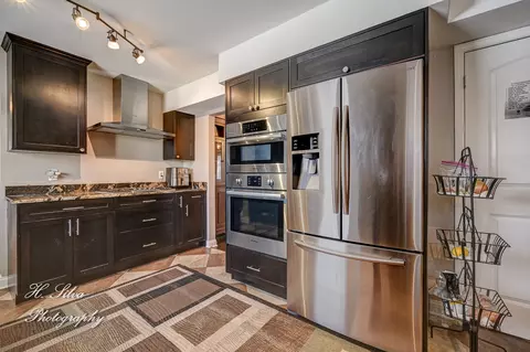 Kitchen - 510 Skyline Dr, Algonquin, IL 60102 photo 2 of 4
