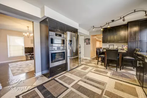 Kitchen - 510 Skyline Dr, Algonquin, IL 60102 photo 1 of 4